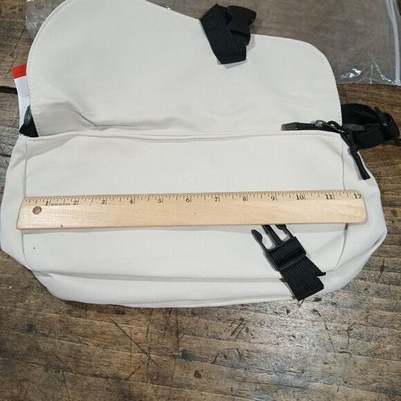 Nike Bag Crossbody Messenger NWT Purse Ivory Swoosh Adjustable - Picture 4 of 7